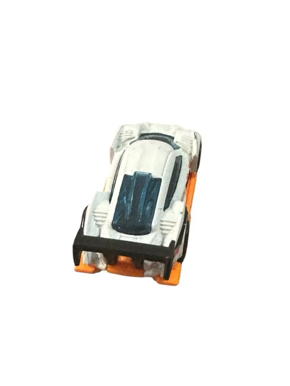 2016 HOT WHEELS SUPER BLITZEN #4 WHITE 1:64 DIECAST RACE CAR W/ ORANGE & BLUE
